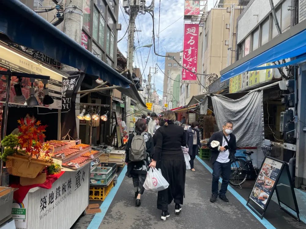 Shops lining up the alleys of Tsukiji Market
