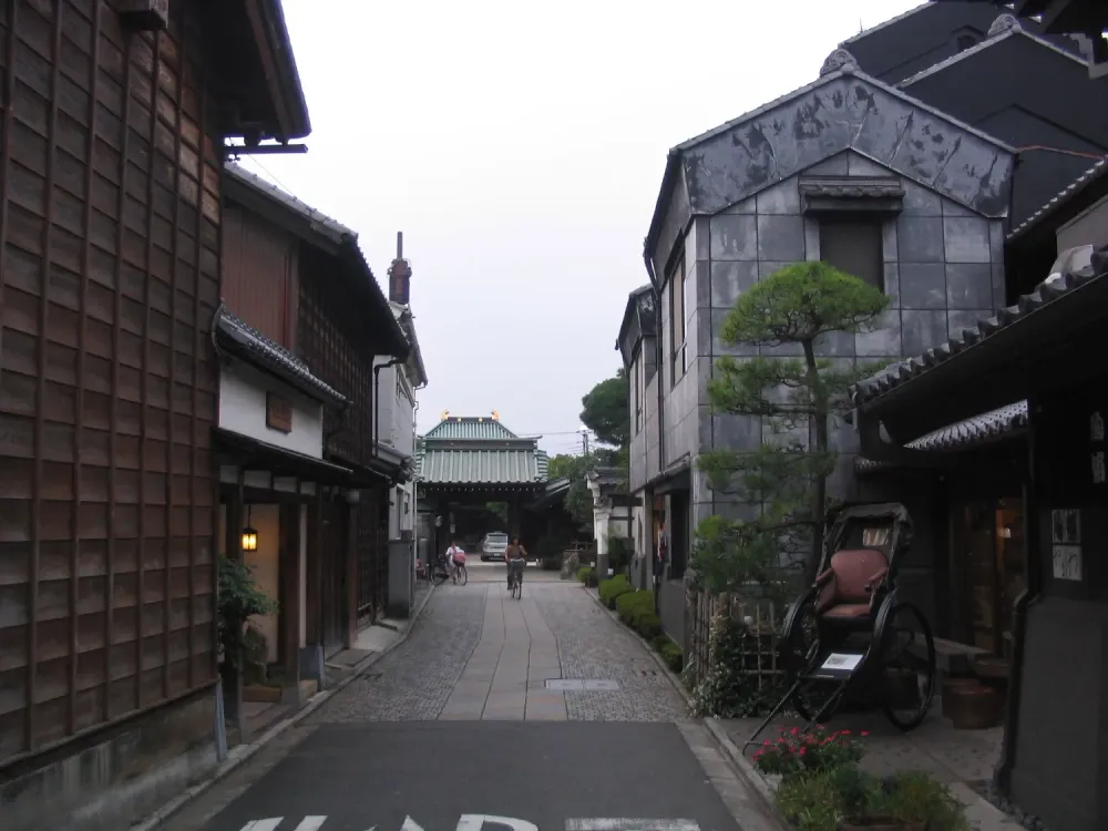 Exterior of Bakery Raku Raku in Kawagoe, Saitama Prefecture