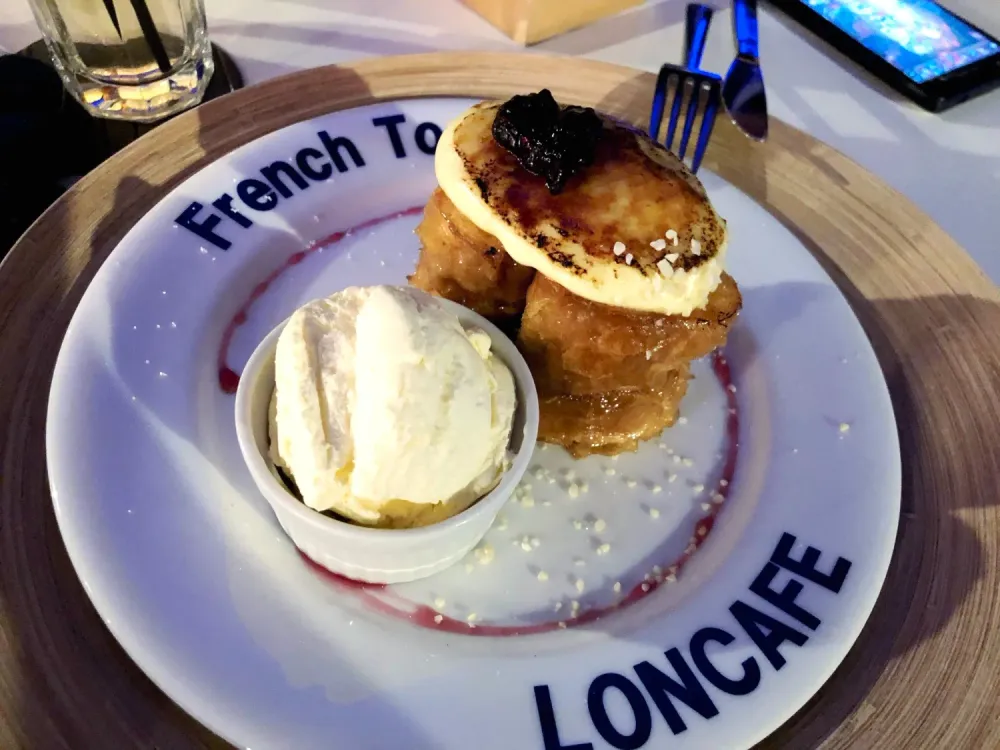 French Toast at Loncafe in Enoshima, Kanagawa Prefecture