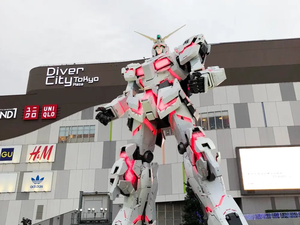 Life-sized Gundam outside DiverCity in Odaiba, Tokyo
