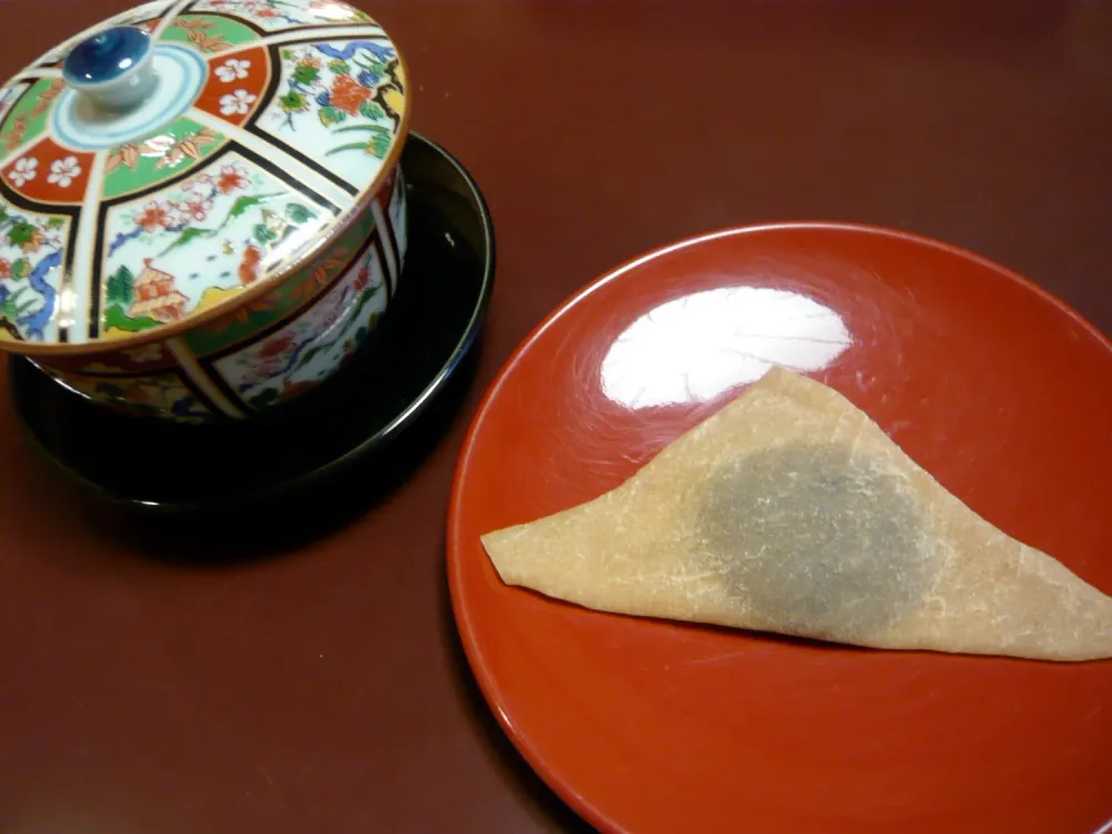 Yatsuhashi wagashi dessert