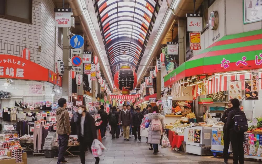 Shops lining Kuromon Ichiba in Osaka, Osaka Prefecture