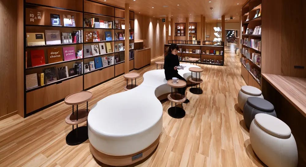 Book shelves in Book Cafe Un in Kinosaki Onsen, Hyogo Prefecture