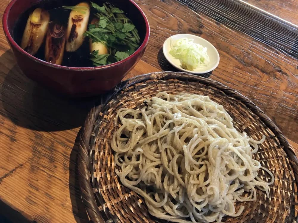 Bowl of kamo dashi soba at Shuhari in Osaka, Osaka Prefecture