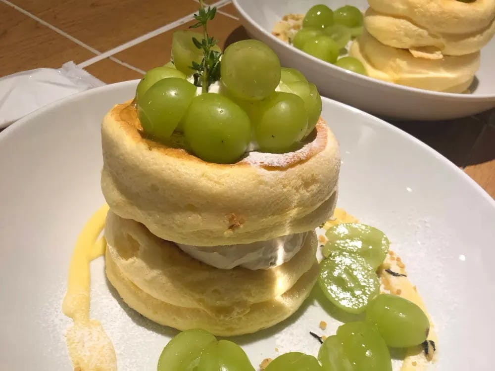 Fluffy pancake with Shine Muscat at Flipper's in Shibuya, Tokyo