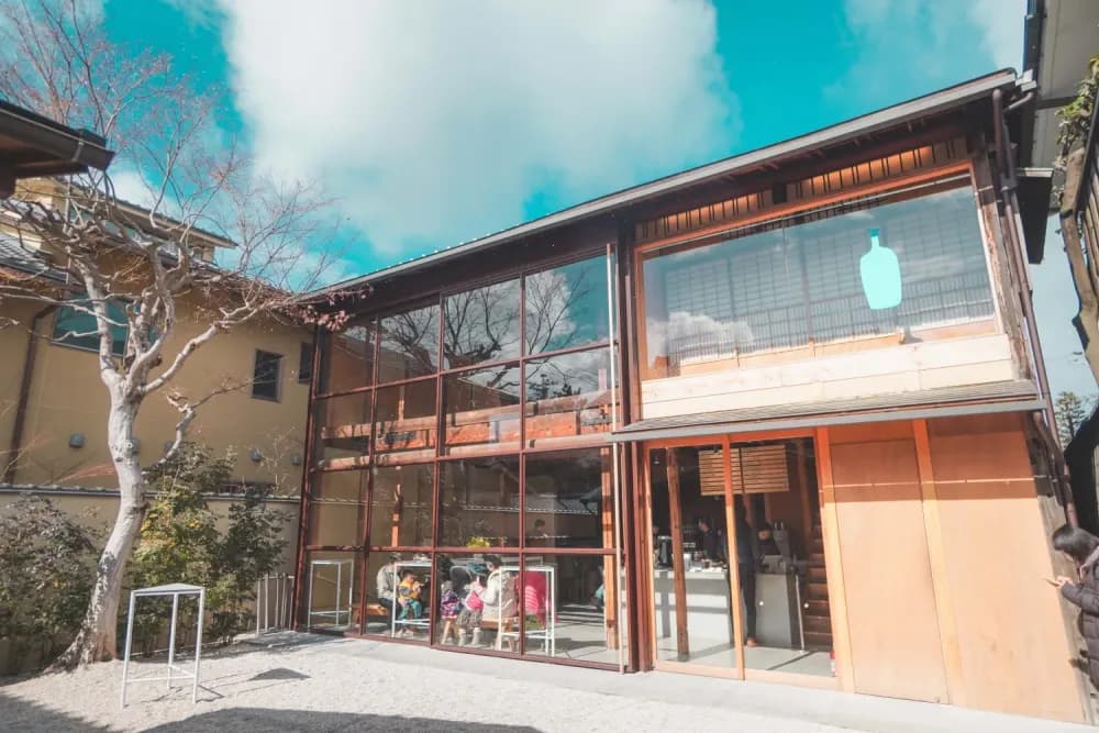 Exterior of Blue Bottle Coffee in a machiya in Kyoto, Kyoto Prefecture