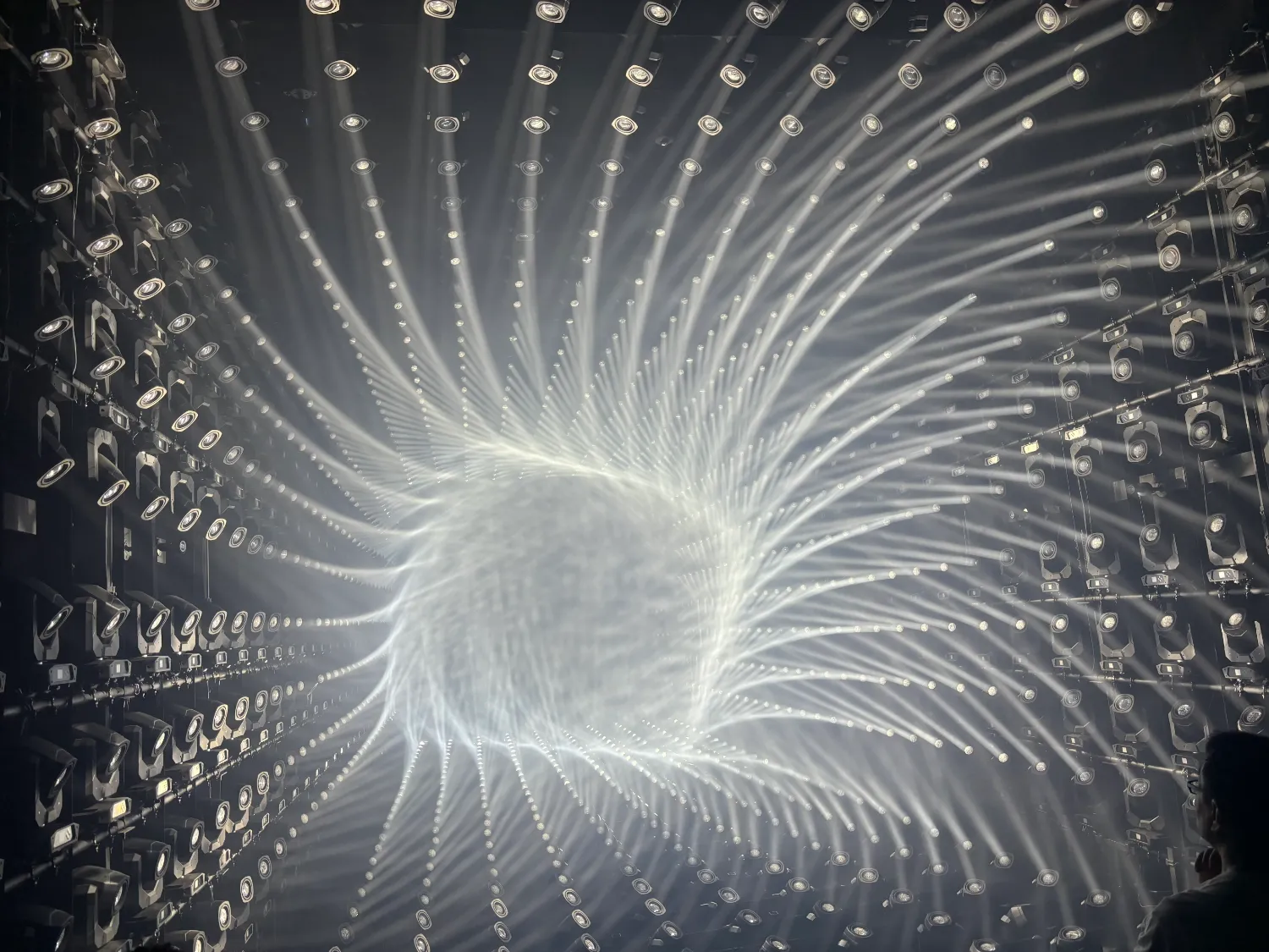 Teamlabs Vortex teamLab Planets vs Borderless - A Review of Which To Go | Experiential ...